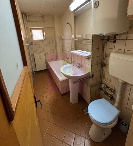 Apartament 3 camere Decebal stradal